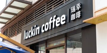 Chinese Coffee Chain Luckin Coffee has announced the opening of its new outlet, in Beijing, officially surpassing its 20,000 store mark.