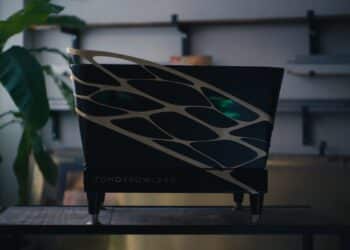 La Marzocco and Tomorrowland have collaborated on the creation of a unique Linea Classic S.