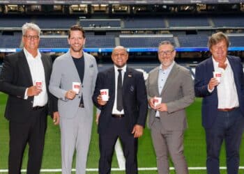 From left: Patrick Schenk (Sports Partnerships at the Melitta Group), Jero Bentz (Member of the Management Board), Roberto Carlos (Youth Coach and former player at Real Madrid), Roberto Rojas Martin (Human Resources at Melitta Group), Leonardo Herran López de Montenegro (Country Manager Melitta Spain).