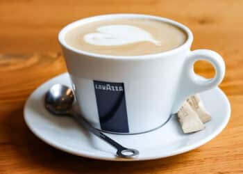 Lavazza has signed an agreement with American Airlines.