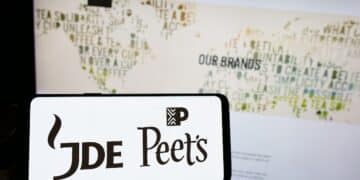 Global coffee conglomerate JDE Peet’s celebrates ten years of its Common Grounds farmer programmes, while also encouraging supply chain resilience.