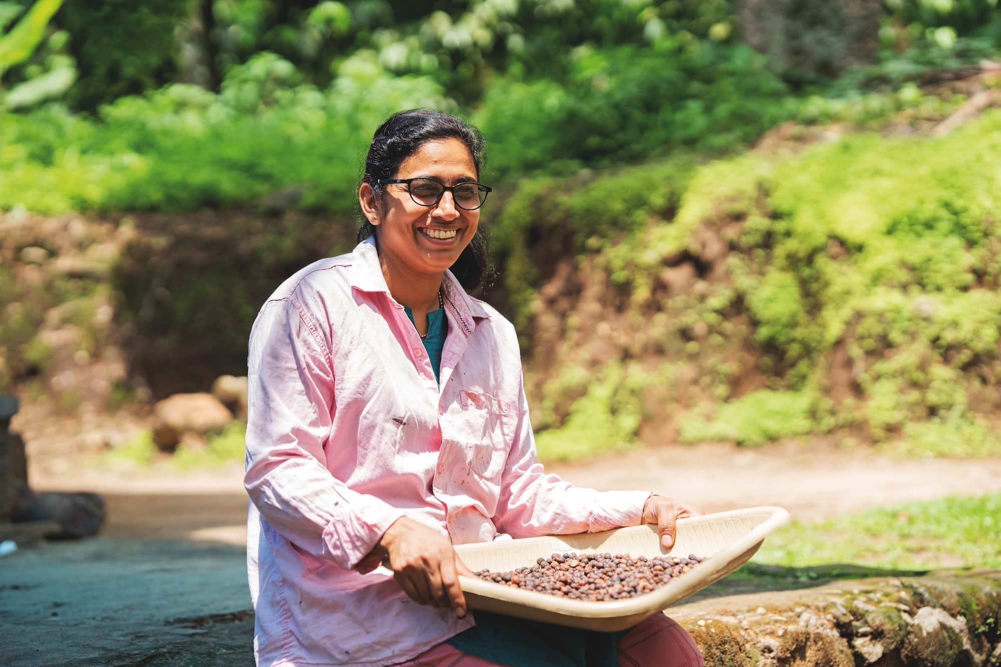  VisionSpring has found eyeglasses are key to enhancing productivity and improving quality of life for coffee farmers and pickers. 