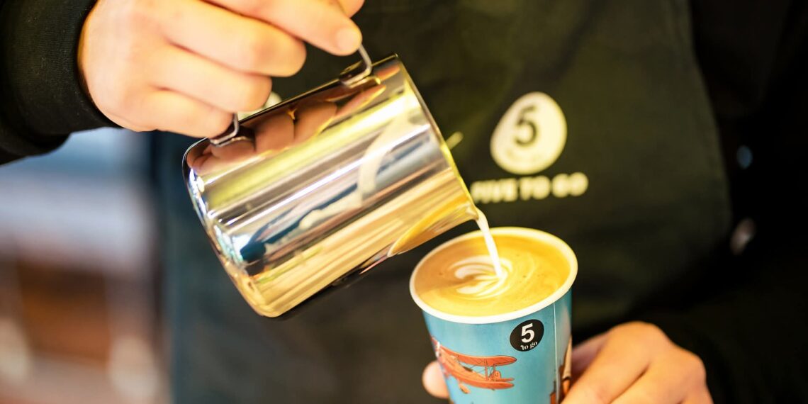 Lattes are the favourite drink of 5 to go customers.
