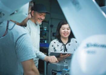 The digital ecosystem treats production data as a strategic asset and links factory-floor events with business systems in real time. Image: Rychiger